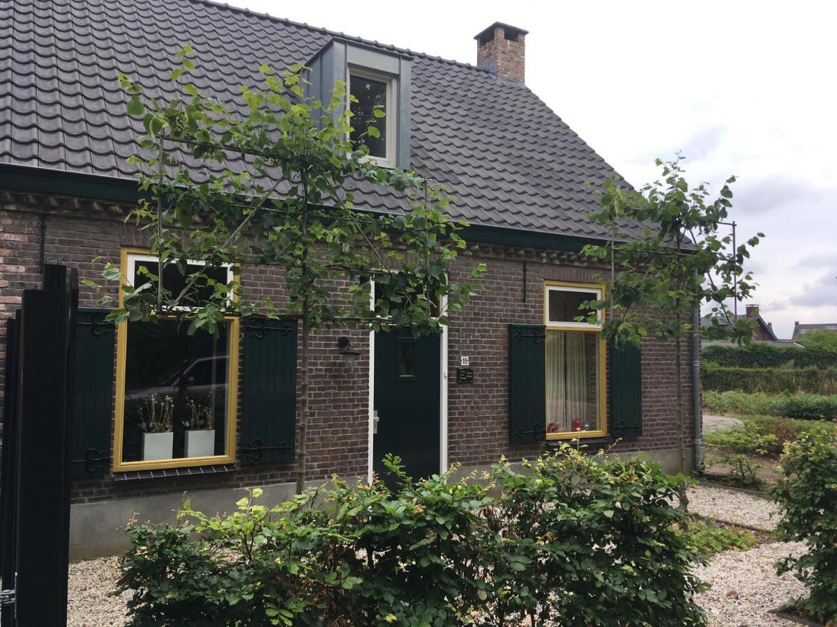 Vakantiehuis In Het Voorhuis Dommelen Esterno foto
