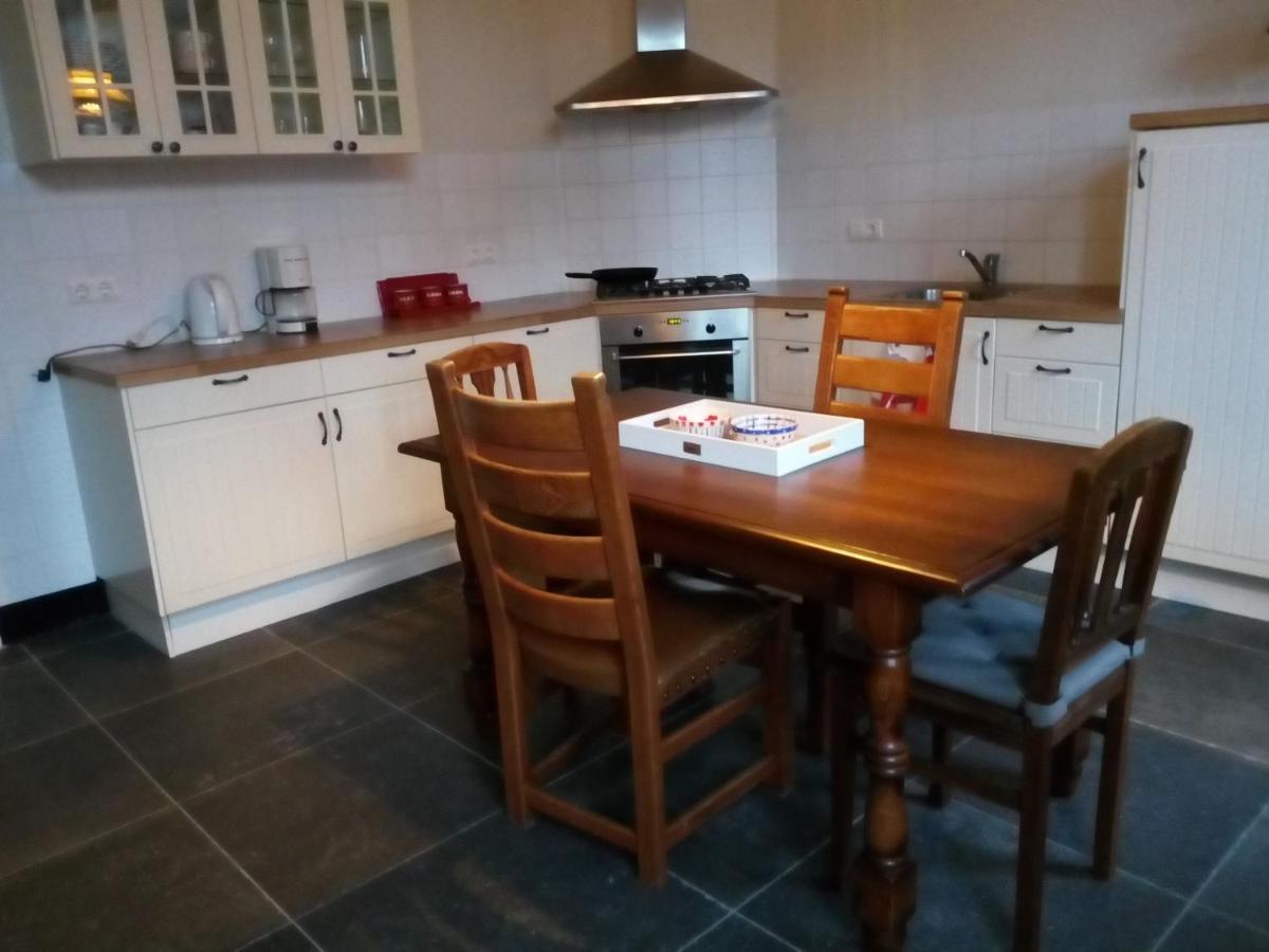Vakantiehuis In Het Voorhuis Dommelen Esterno foto