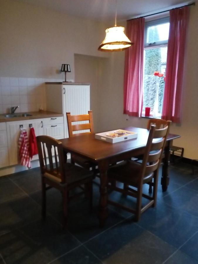 Vakantiehuis In Het Voorhuis Dommelen Esterno foto