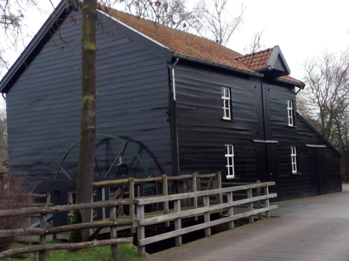 Vakantiehuis In Het Voorhuis Dommelen Esterno foto
