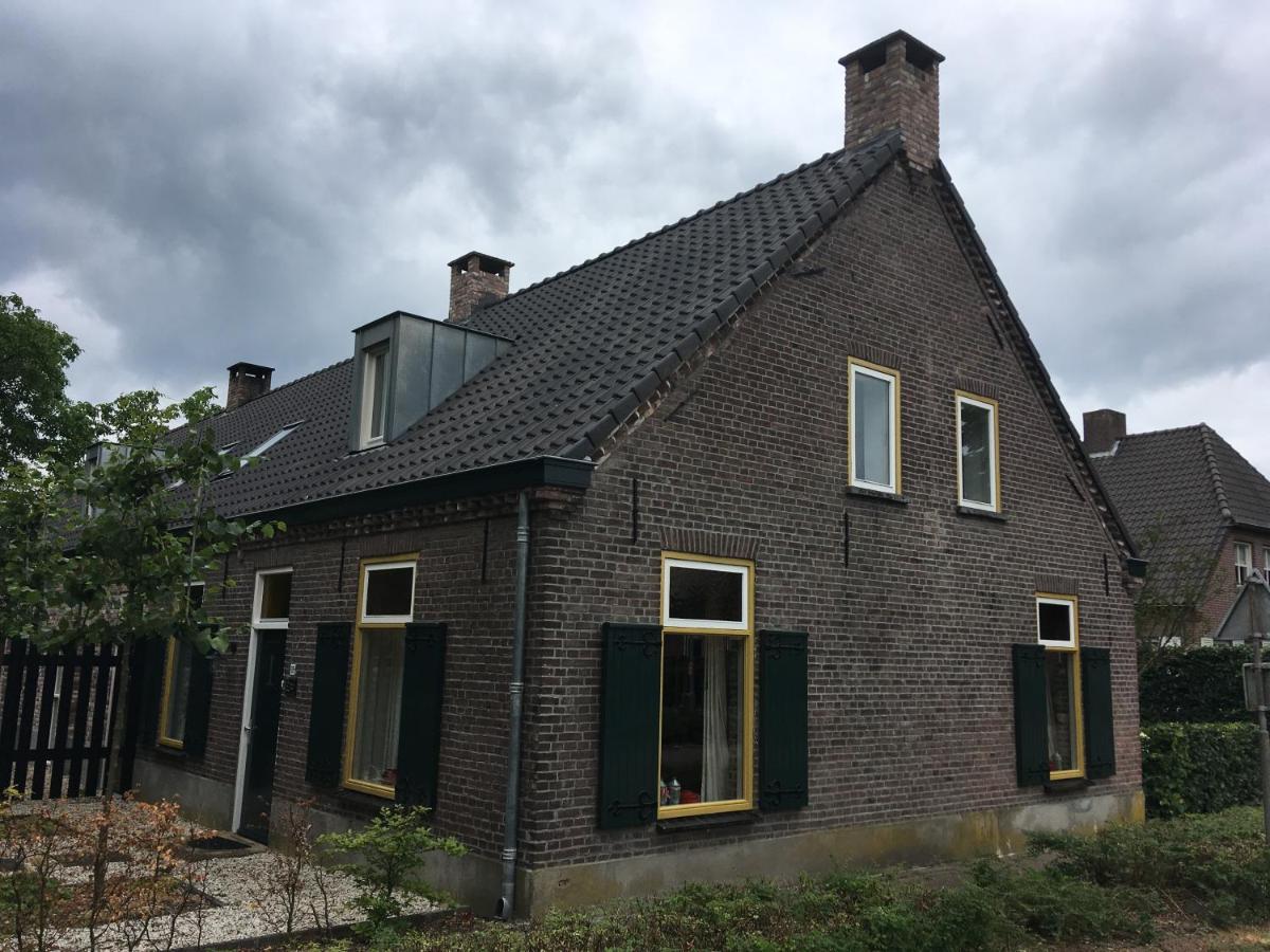 Vakantiehuis In Het Voorhuis Dommelen Esterno foto